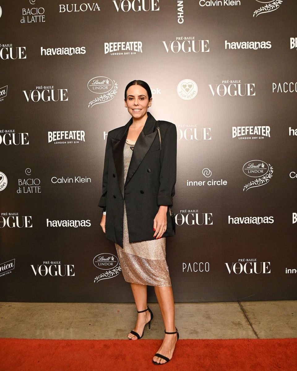 Vogue-4 Vogue-4